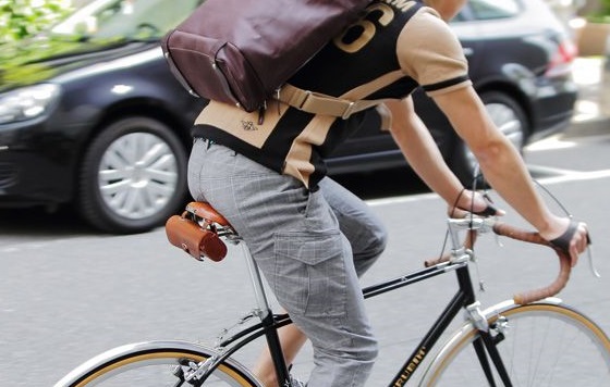 レザーサドルの老舗メーカーだから出せる存在感。みんなと違うモノを