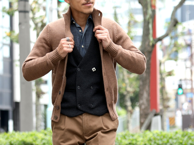 今年の秋冬は柔らかいウールニットで仕立ててみました。｜TOKYOlife