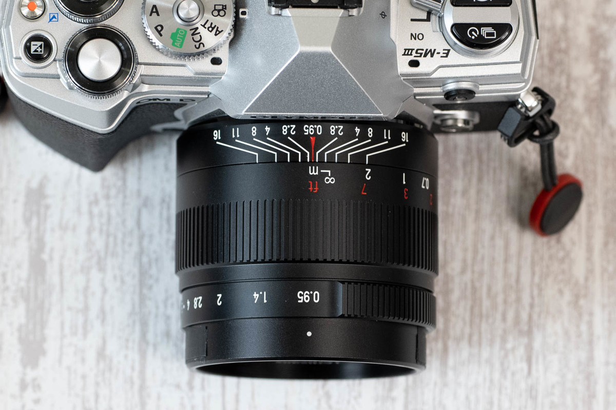 魅惑の超大口径レンズ 七工匠 (7artisans)35mm F0.95 レビュー【PR