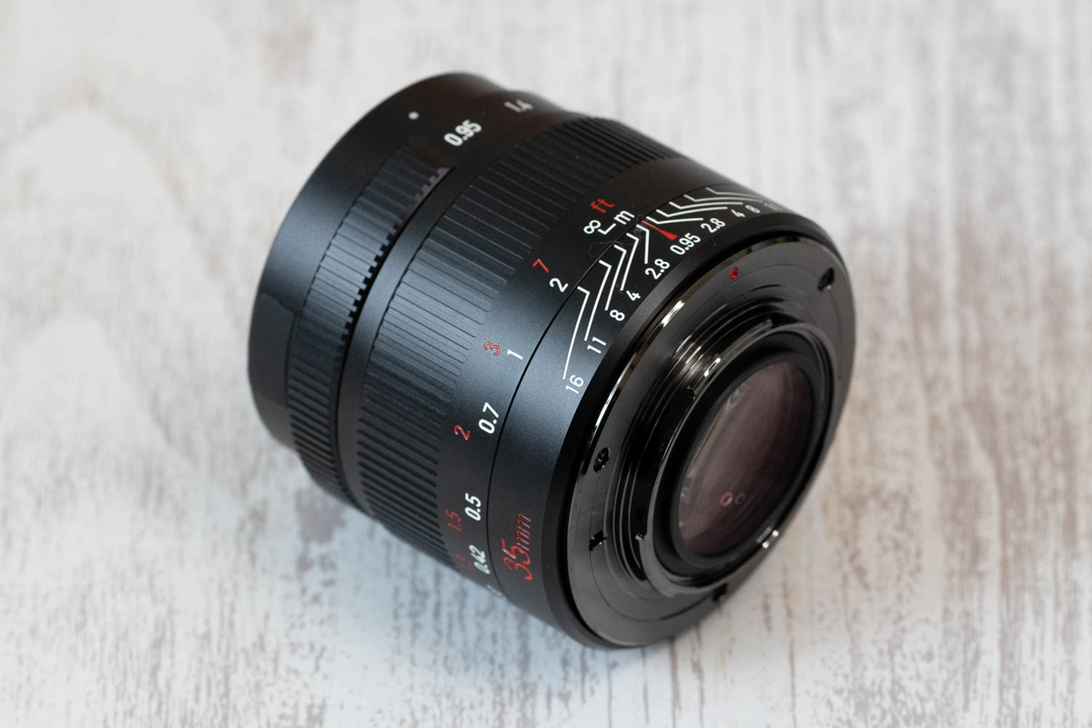 魅惑の超大口径レンズ 七工匠 (7artisans)35mm F0.95 レビュー【PR