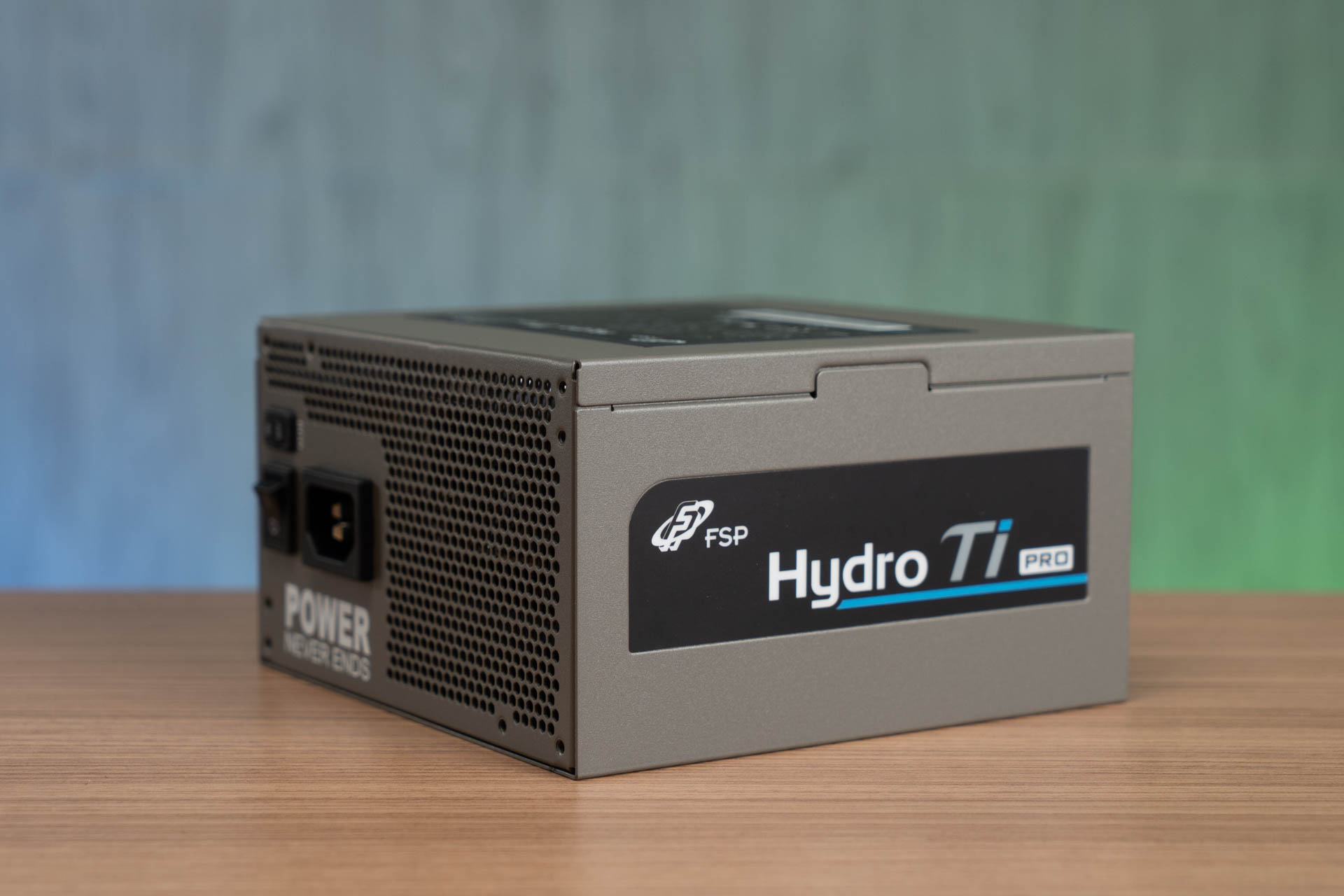 Overview: FSP HYDRO Ti PRO 1000W PSU