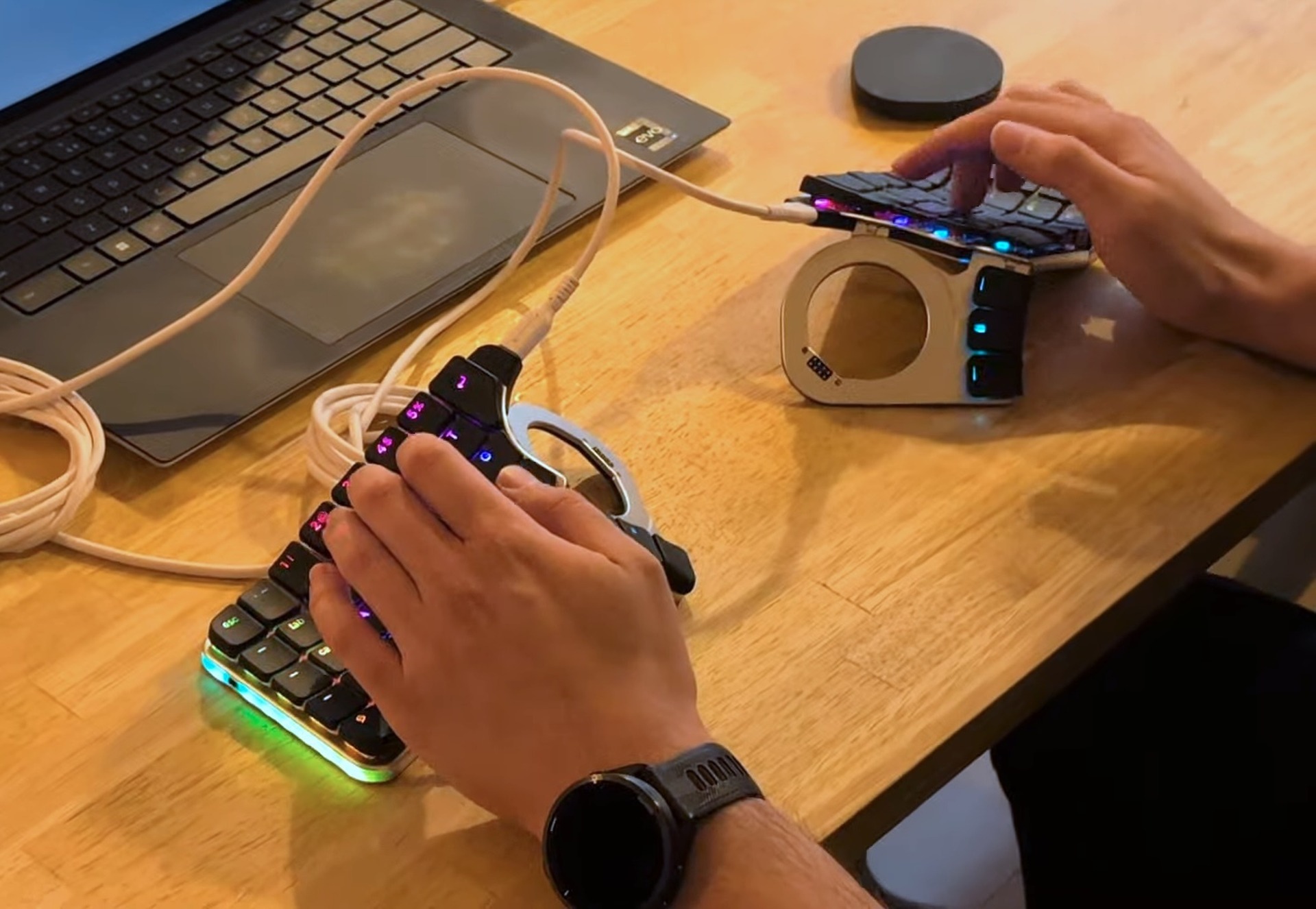 変形・合体する左右分割キーボードNAYA Createを試す。トラックボール