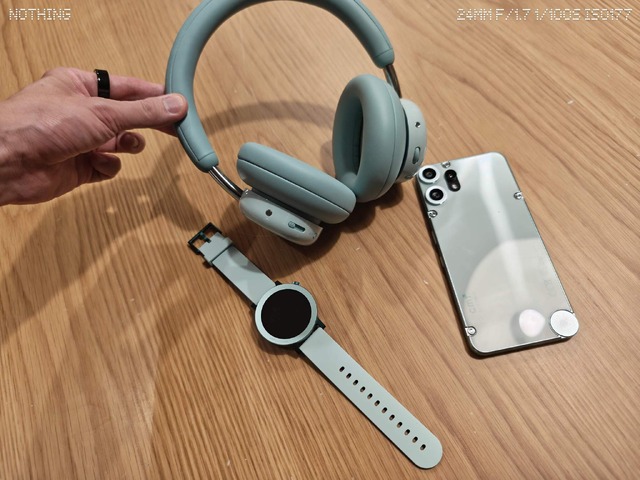Nothingから交換可能なイヤークッションと100時間駆動のCMF Headphone