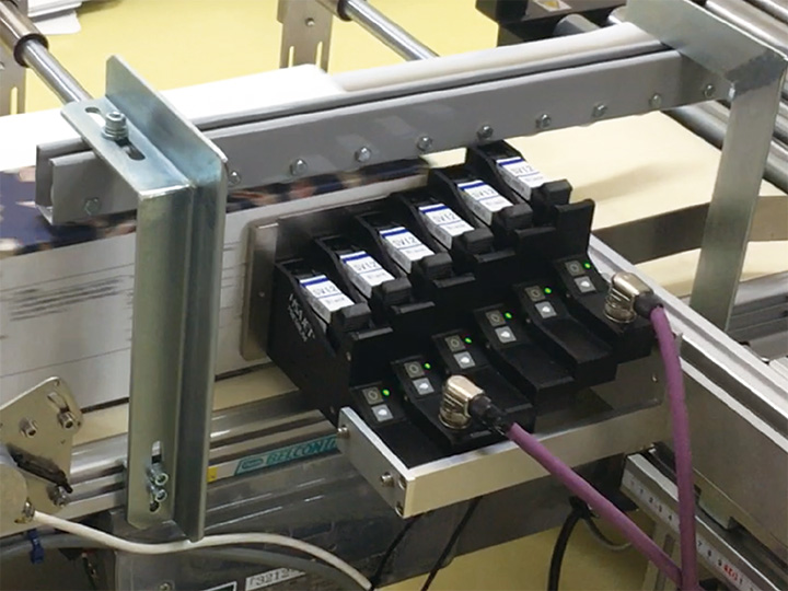 産業用インクジェット ライン組込用〈グラフィカ5000〉 – 山崎産業株式会社