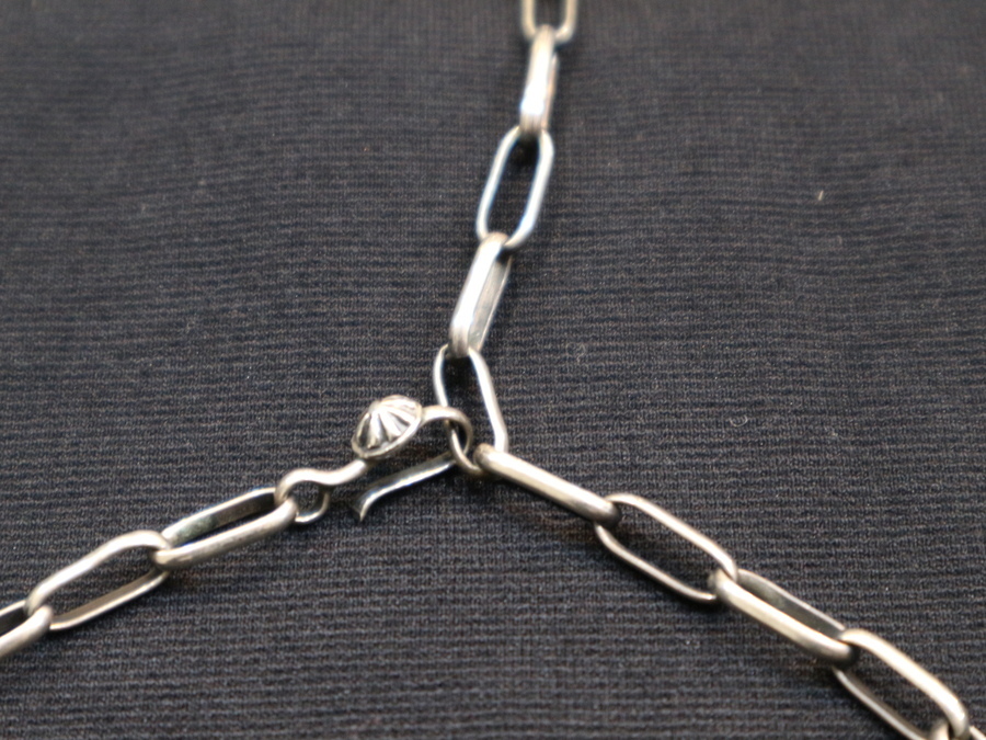 Harvey Mace／ハーヴィーメイス】よりフェザーネックレスが入荷致し