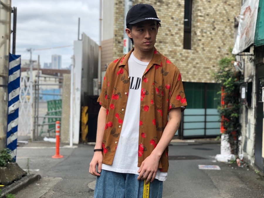 SUPREME / シュプリーム 19SSでも人気の高いCherry rayon shirt