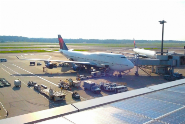 空港で働く地上支援車はどんなものがある？ どんな仕事をするの