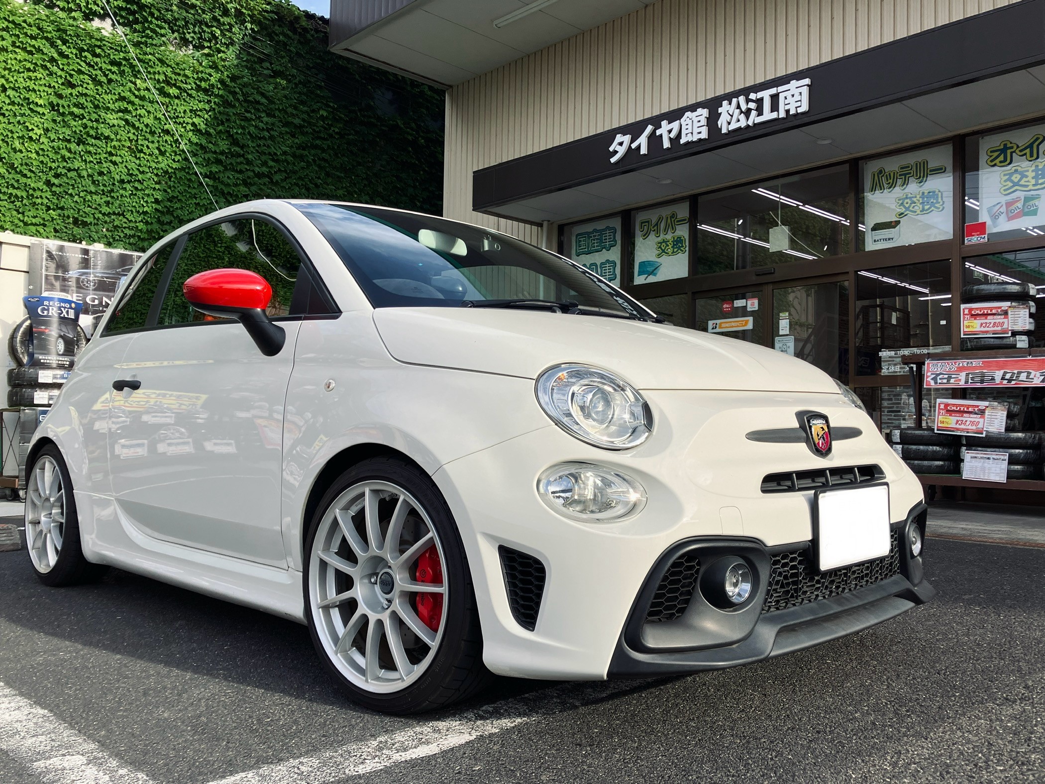 31214T】ABARTH595の足を「Blitz ZZ-R」に！ | 店舗おススメ情報