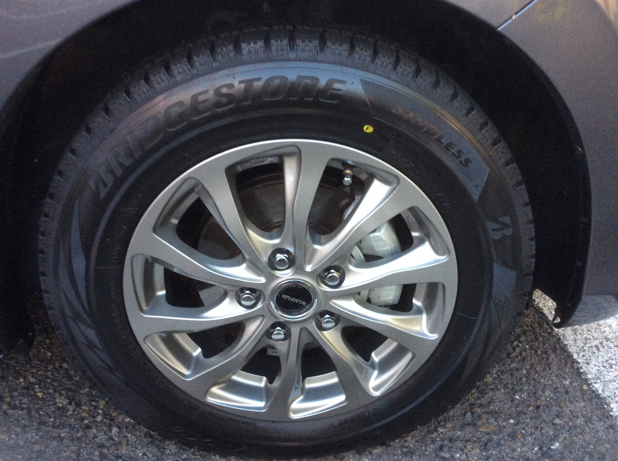ホンダ フリード スタッドレスセット取付です(^ ^) | 店舗おススメ情報