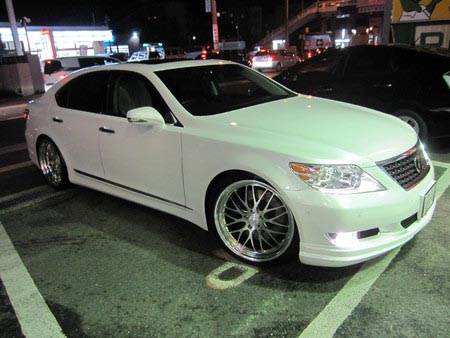 レクサスLS ホイール＆ローダウン | 店舗おススメ情報 | タイヤ館