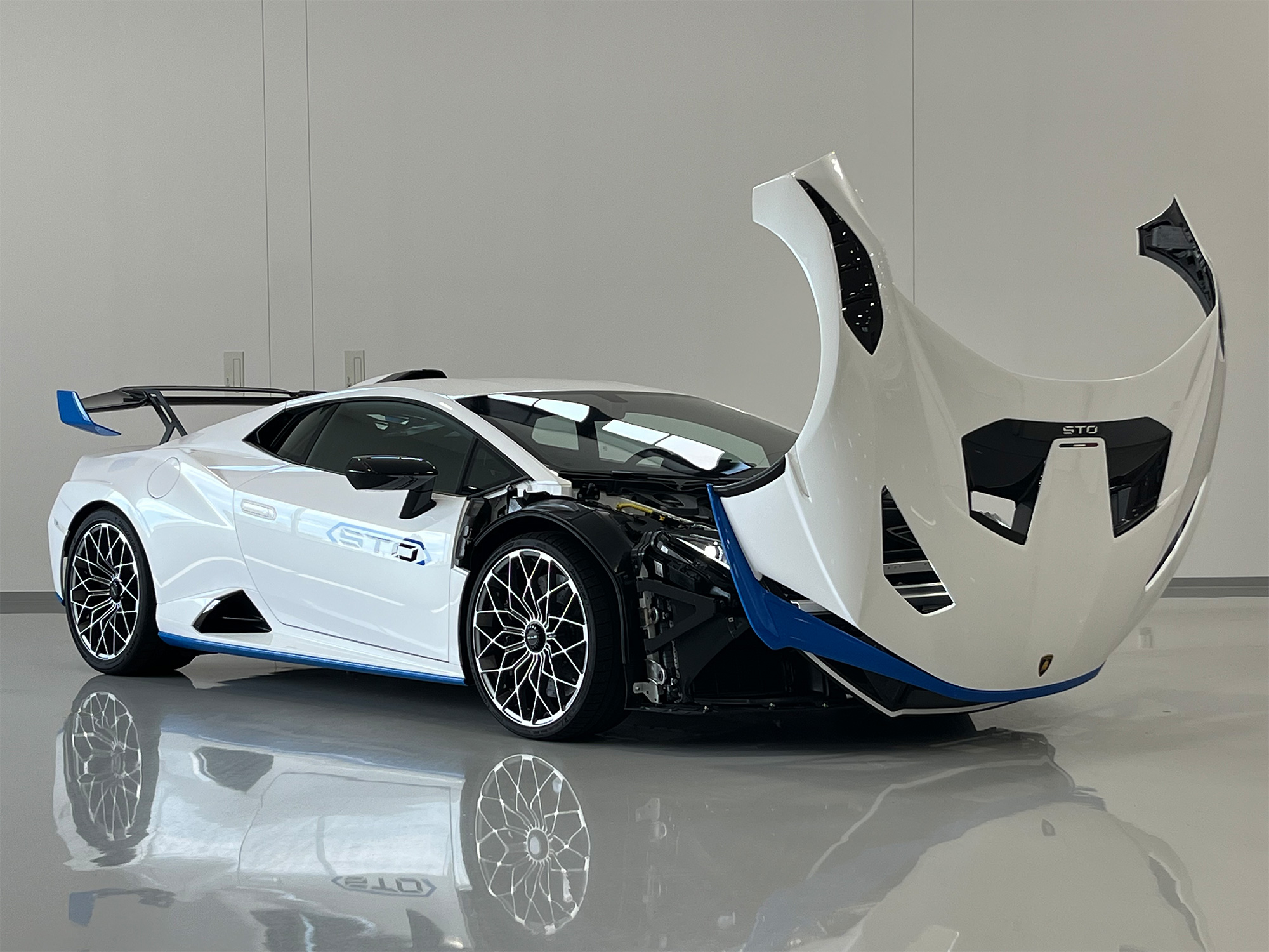 ランボルギーニ ウラカン STO 認定中古車｜ランボルギーニ広島