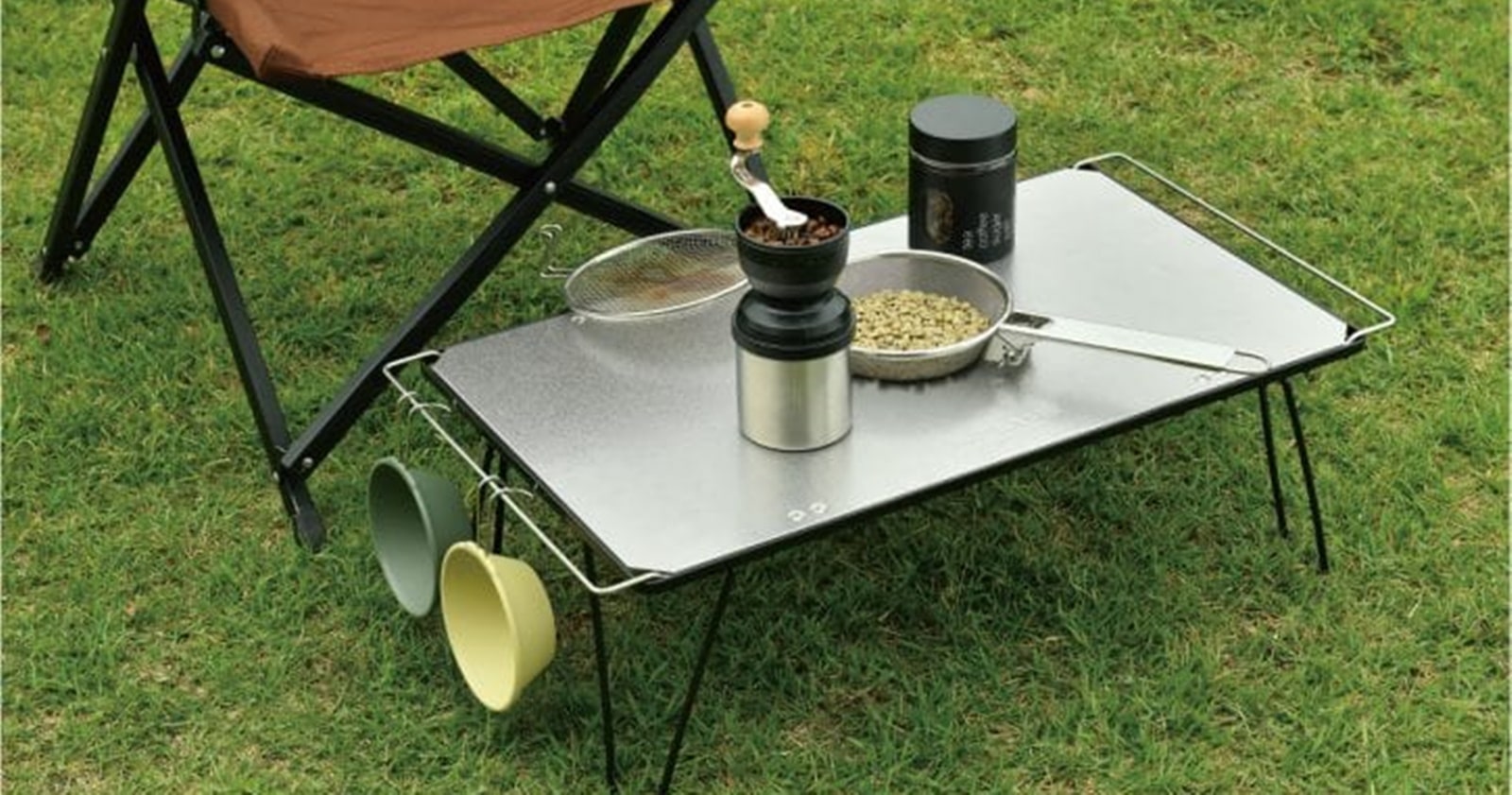 UNIFLAME（ユニフレーム）のフィールドラックはキャンプ時の収納に便利