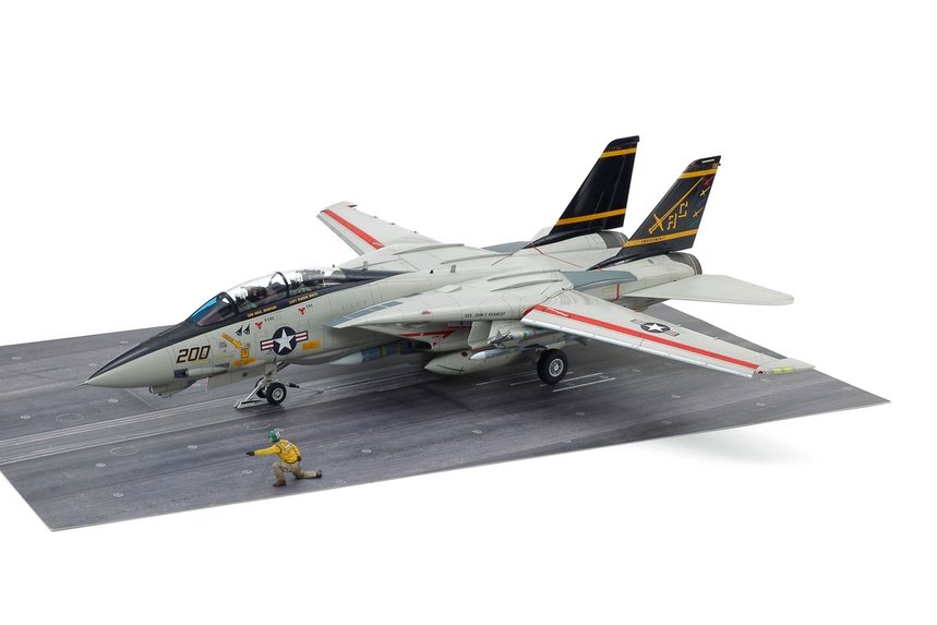 Tamiya 61122 Grumman F-14A Tomcat (Late Model) Carrier Launch Set