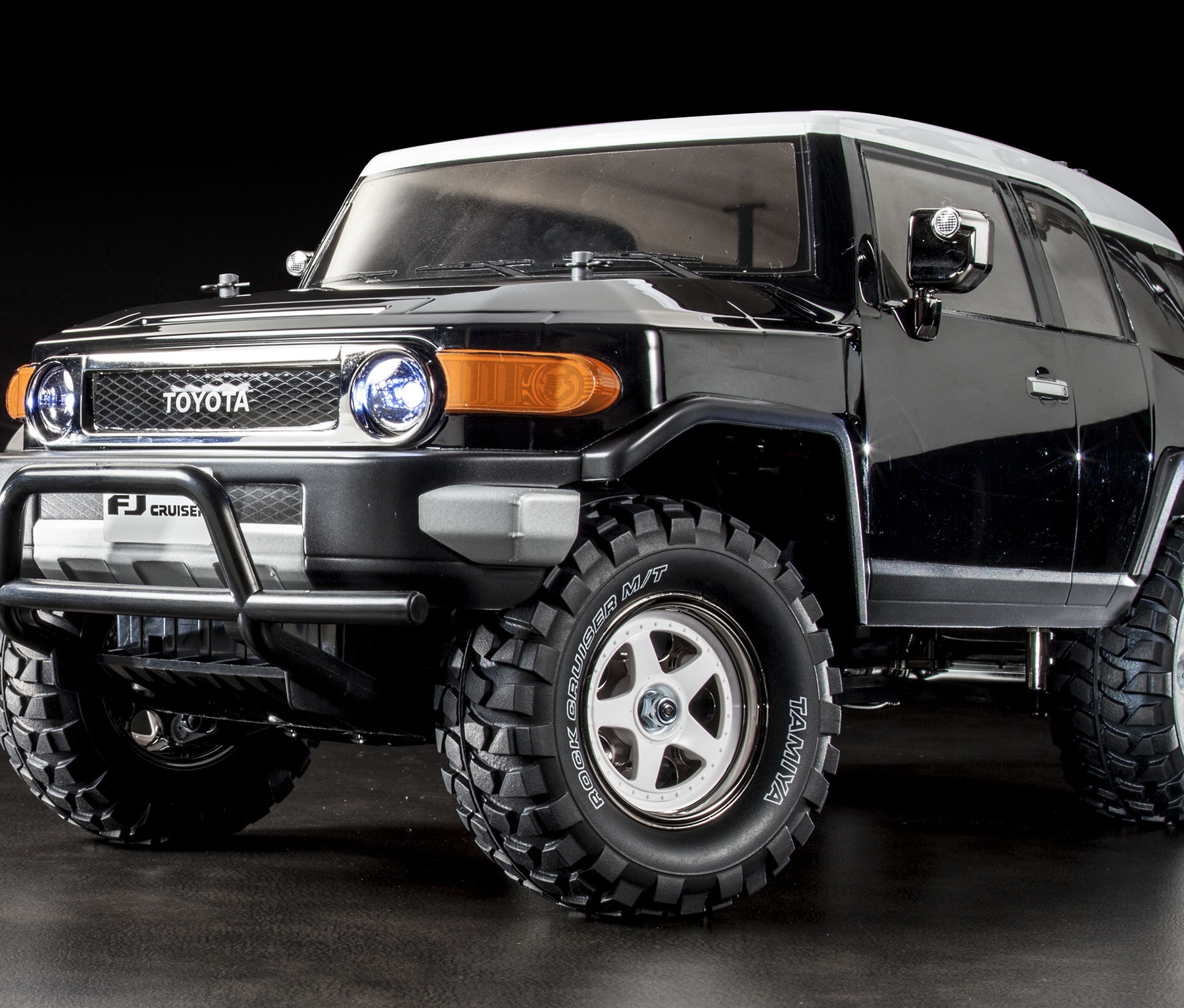 Rc Toyota Fj Cruiser Black Sp. Cc01 Black Painted Body / Tamiya USA