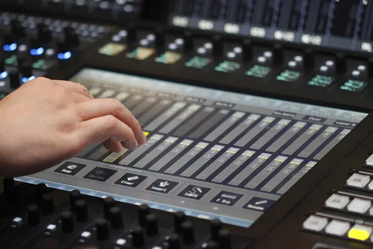 音声調整卓 NT Series | タムラ製作所