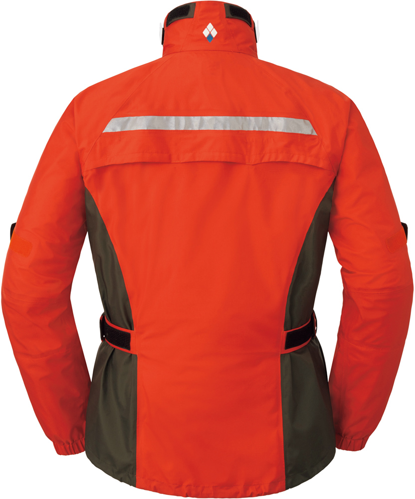 立体パターン採用で突っ張らず耐水性抜群“モンベル”のバイク用レイン