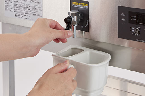 PRO Steamer XL | ミラー・サロン家具・ワゴン等 | 製品情報 | タカラ