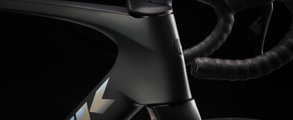 緊急速報！残り1台フレームサイズ50のみ！『MADONE SLR フレームセット