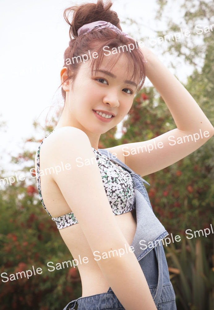 乃木坂46・渡辺みり愛、1st写真集『消極的な華やかさ』の書店別限定