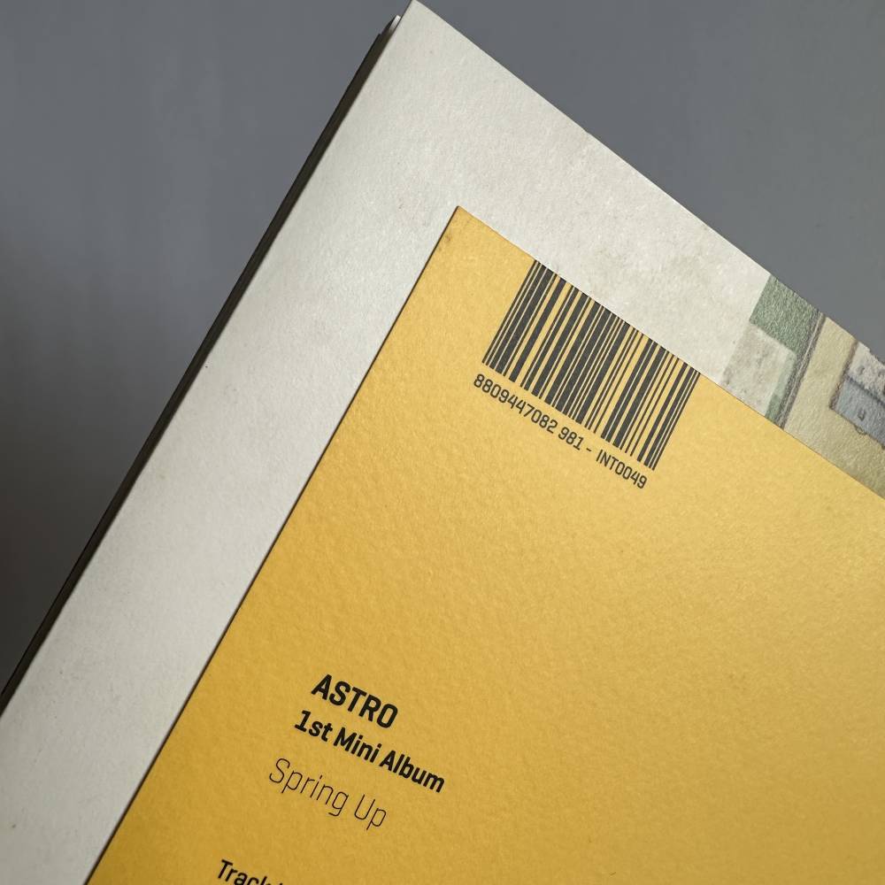 ASTRO SIGNED 1ST MINI ALBUM 'SPRING UP'