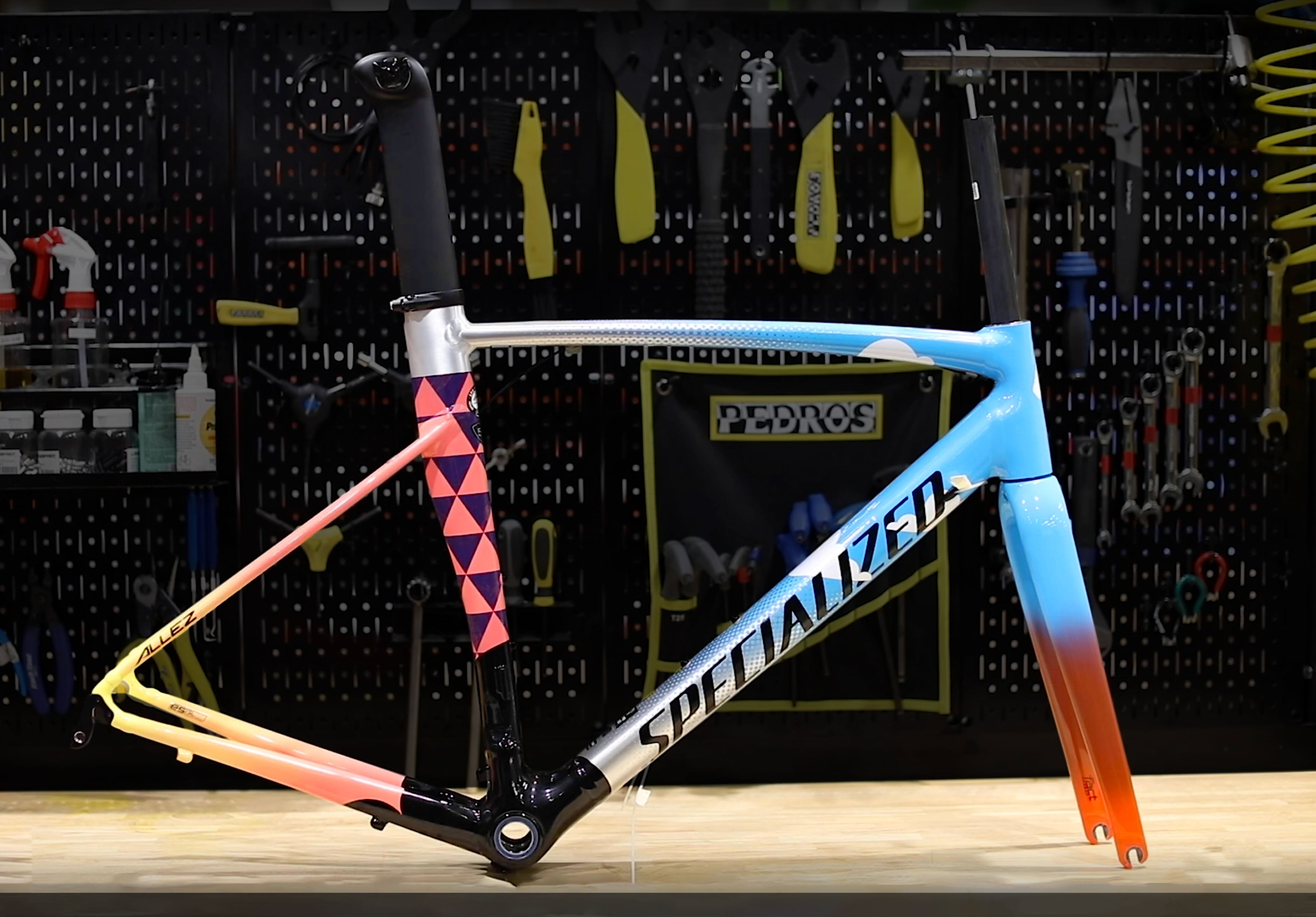 2018 Specialized Allez Sprint Red Hook Crit LTD Review | The Pro's