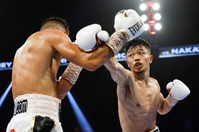 アジア人選手としては初 中谷潤人がクロフォード、デービス、ビボル