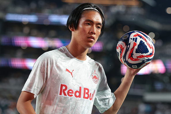 ザルツブルク 北野颯太が待望の初ゴール カラバフとのプレシーズン