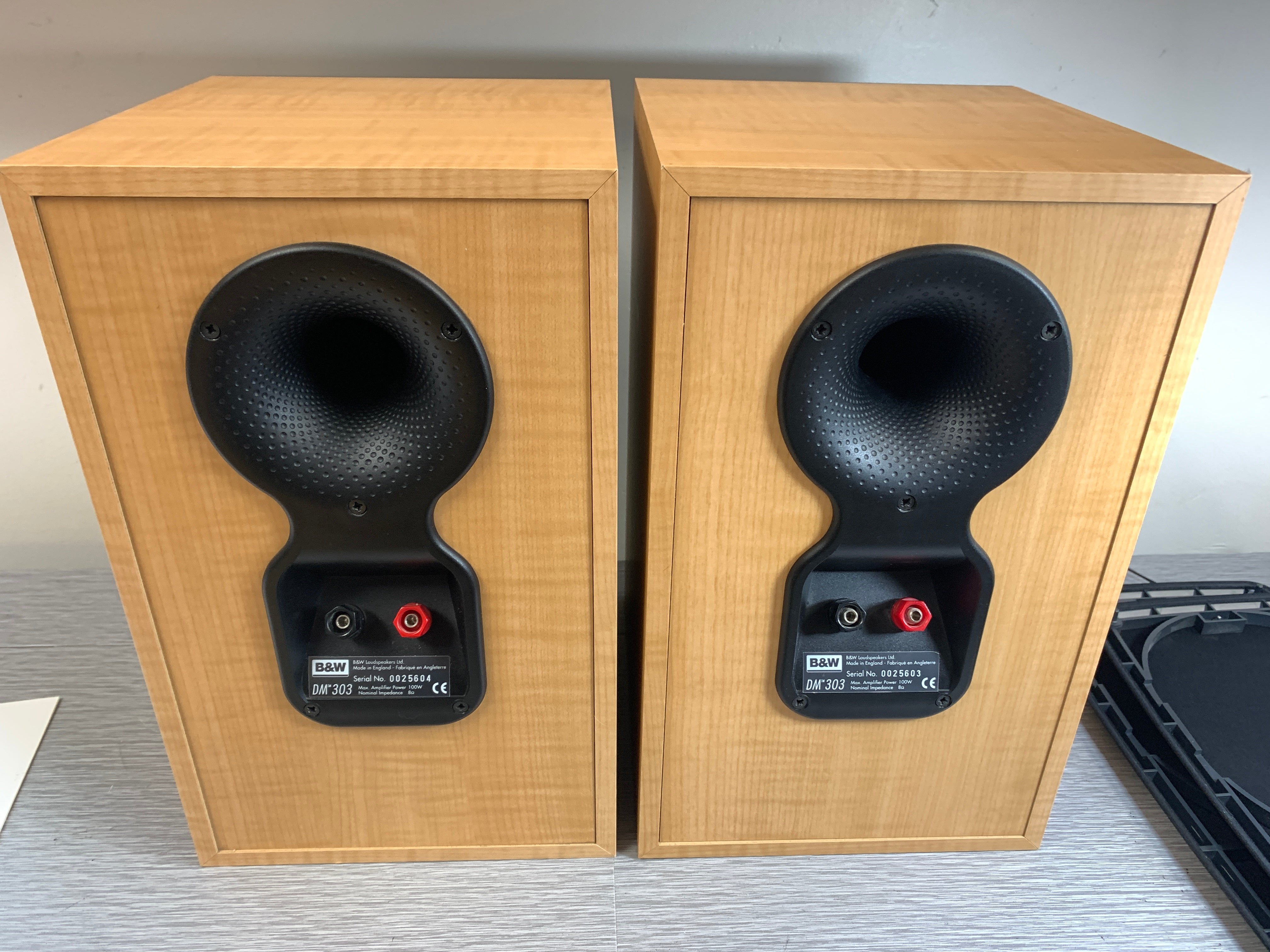 B&W DM-303 Bookshelf Speakers – The Turntable Store