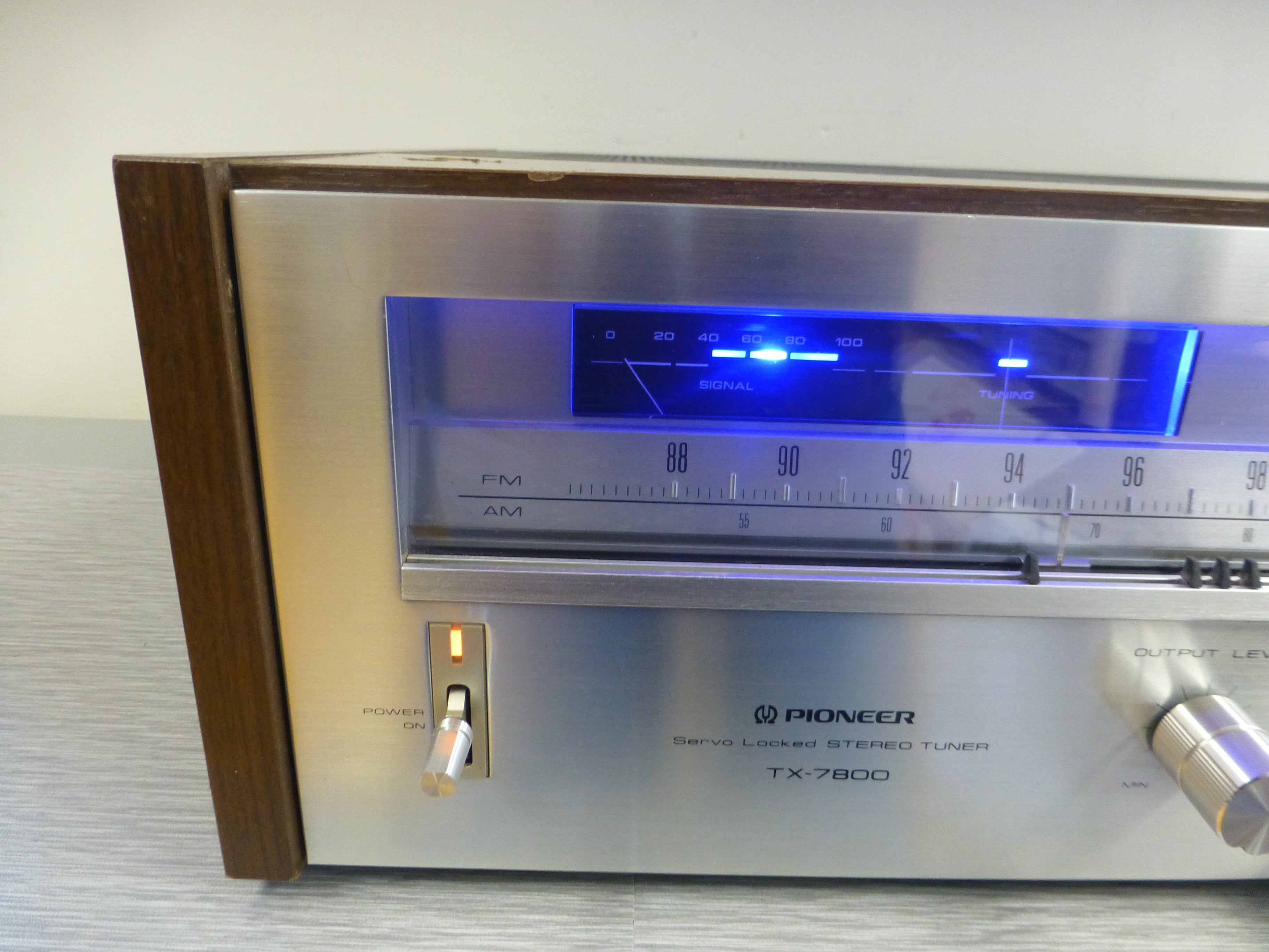 Pioneer TX-7800 AM/FM Stereo Tuner (1979-81) – The Turntable Store