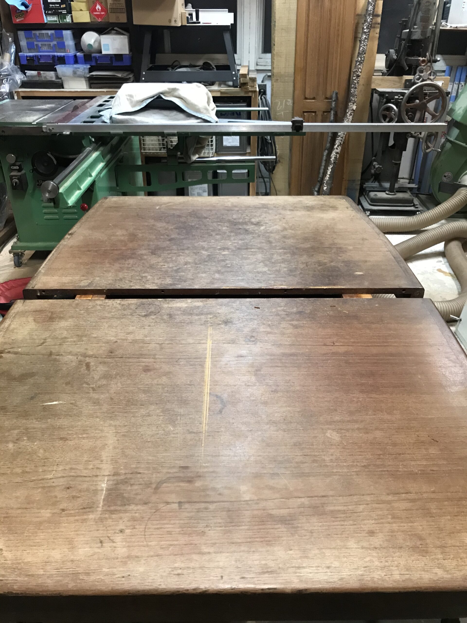 エクステンション式ダイニングテーブルの天板再塗装 - スリーバーズ