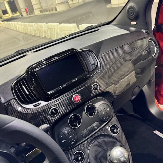 炭素中毒な内装を・・・ - THREE HUNDRED ABARTH Parts Brand