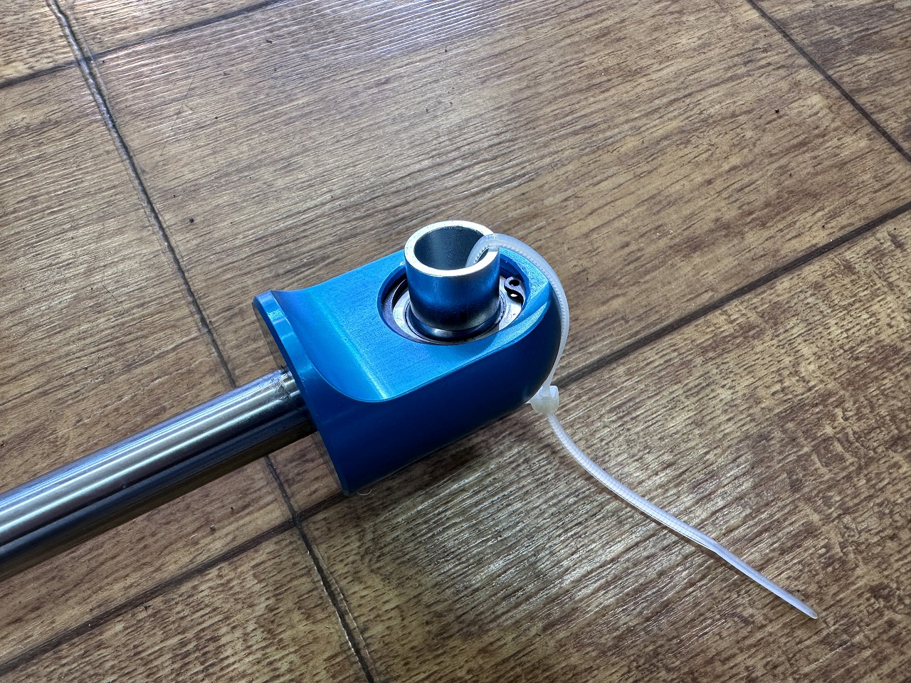 KING ステアリングダンパー -JL/JT右ハンドル用- / タイガーオート