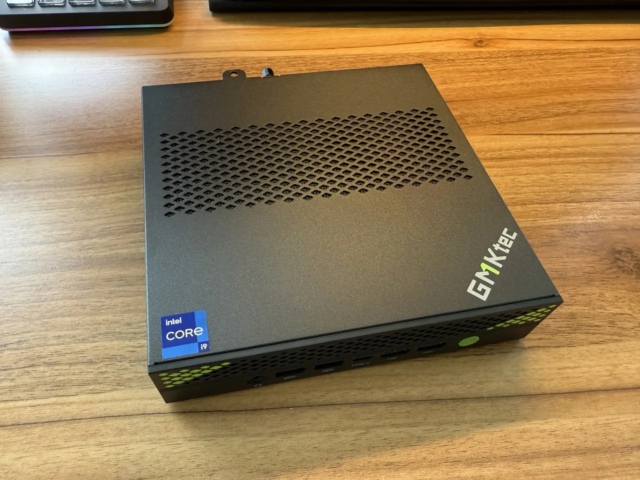 GMKtec K10』レビュー、Core i9-13900HK搭載、最大12TBストレージ拡張