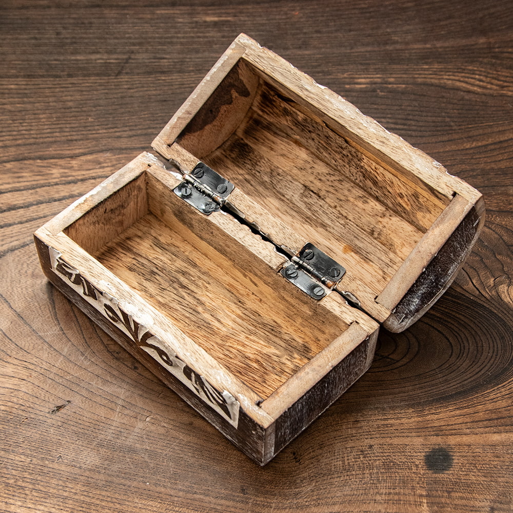 チェスト型の小物入れ 環境にやさしいマンゴーウッド製 9cm x 15.5cm