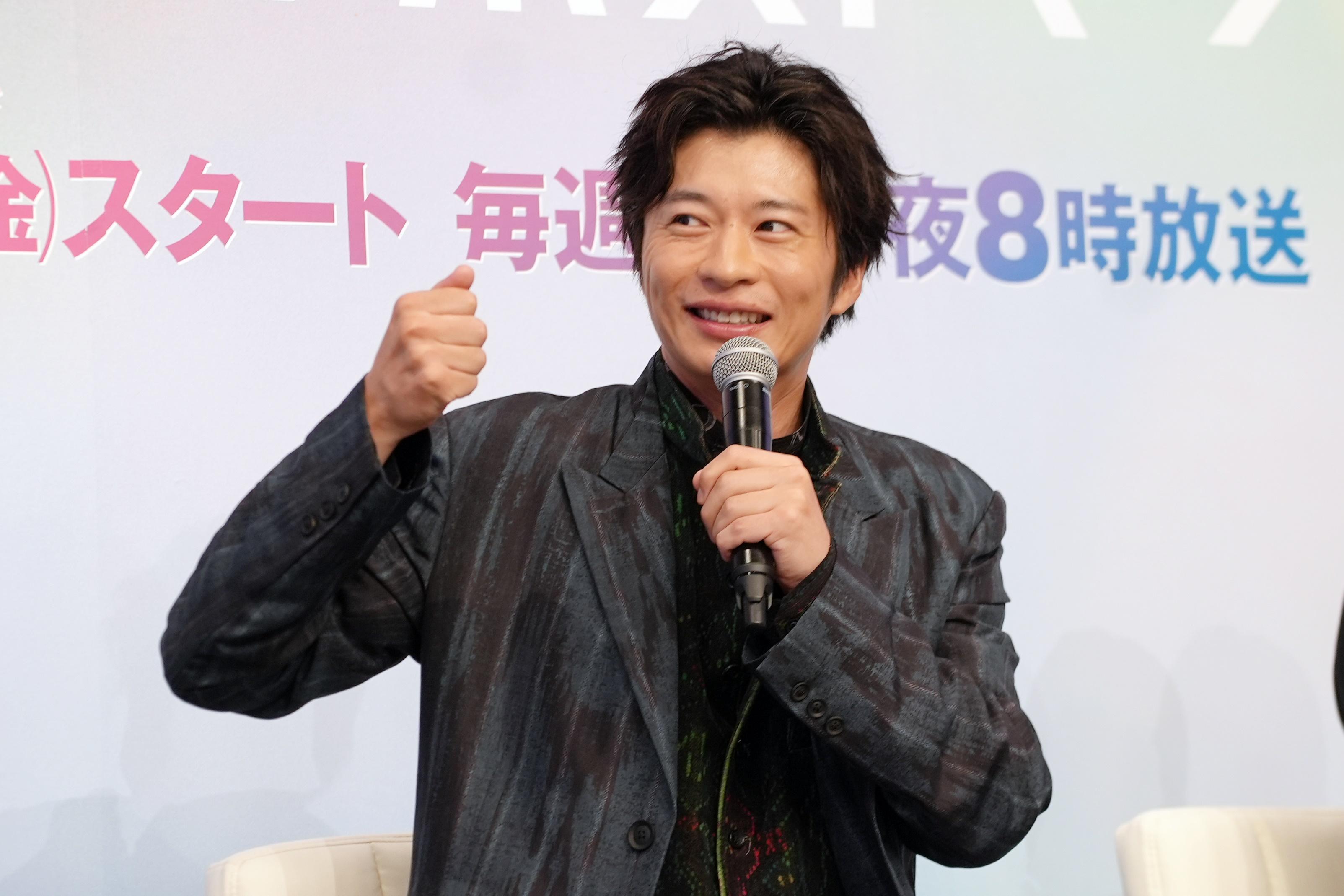 初日から胸ぐら掴んでます」田中圭、共演者に追い詰められる