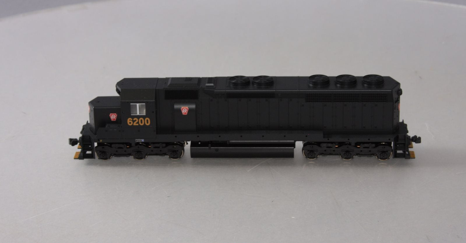 Kato 37-1742 HO Scale Pennsylvania SD45 #6200 w/DCC – Trainz