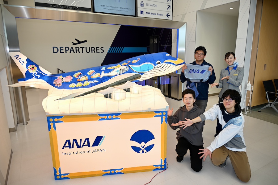 羽田のANA訓練施設に「マリンジャンボねぶた」お目見え 地元の高校生が