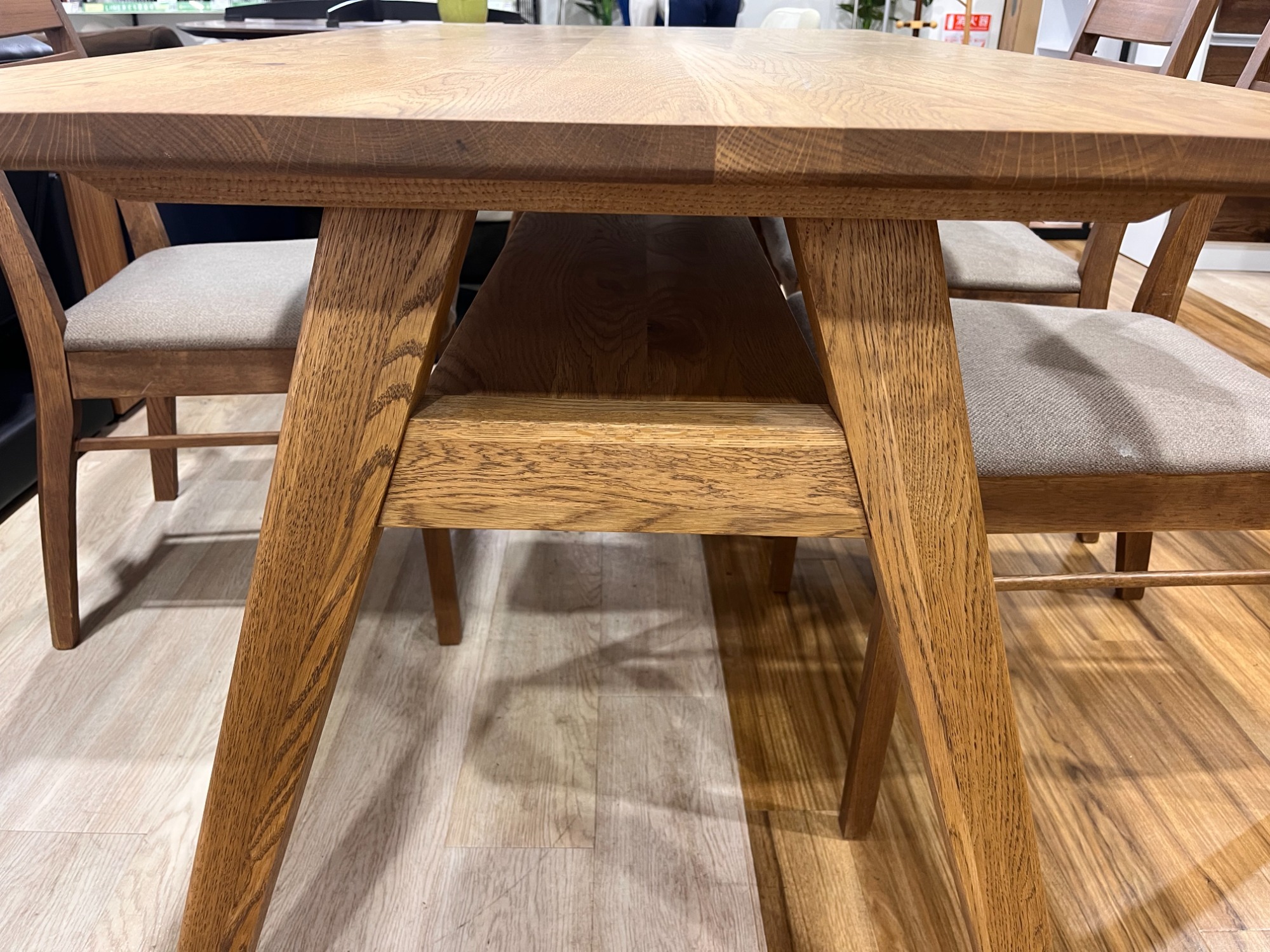 unico（ウニコ）のダイニングテーブルを出張買取いたしました