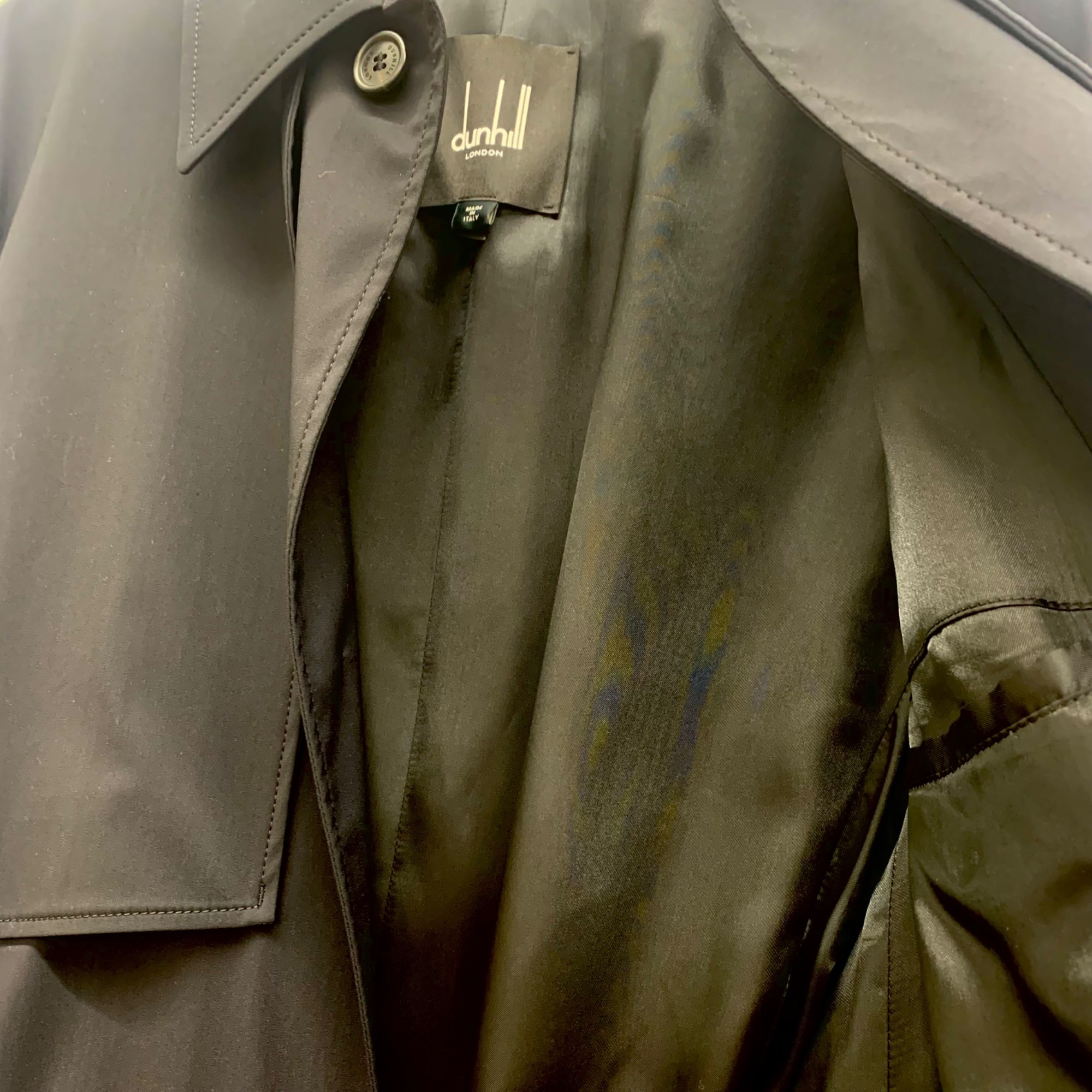 上品でおしゃれ】dunhill（ダンヒル）のトレンチコートのご紹介です