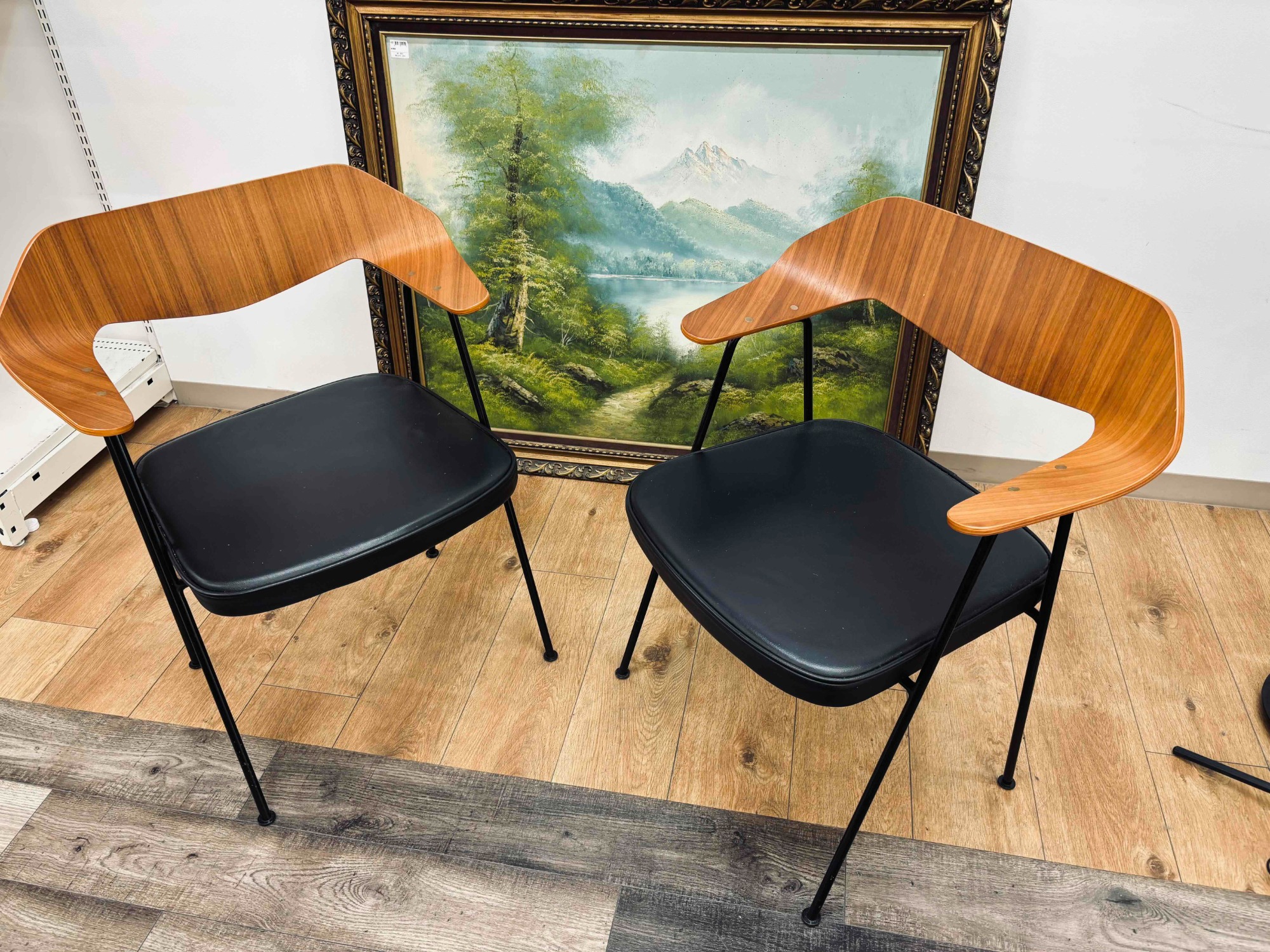 Case Furniture（ケース・ファニチャー） の675チェアが、2脚新入荷