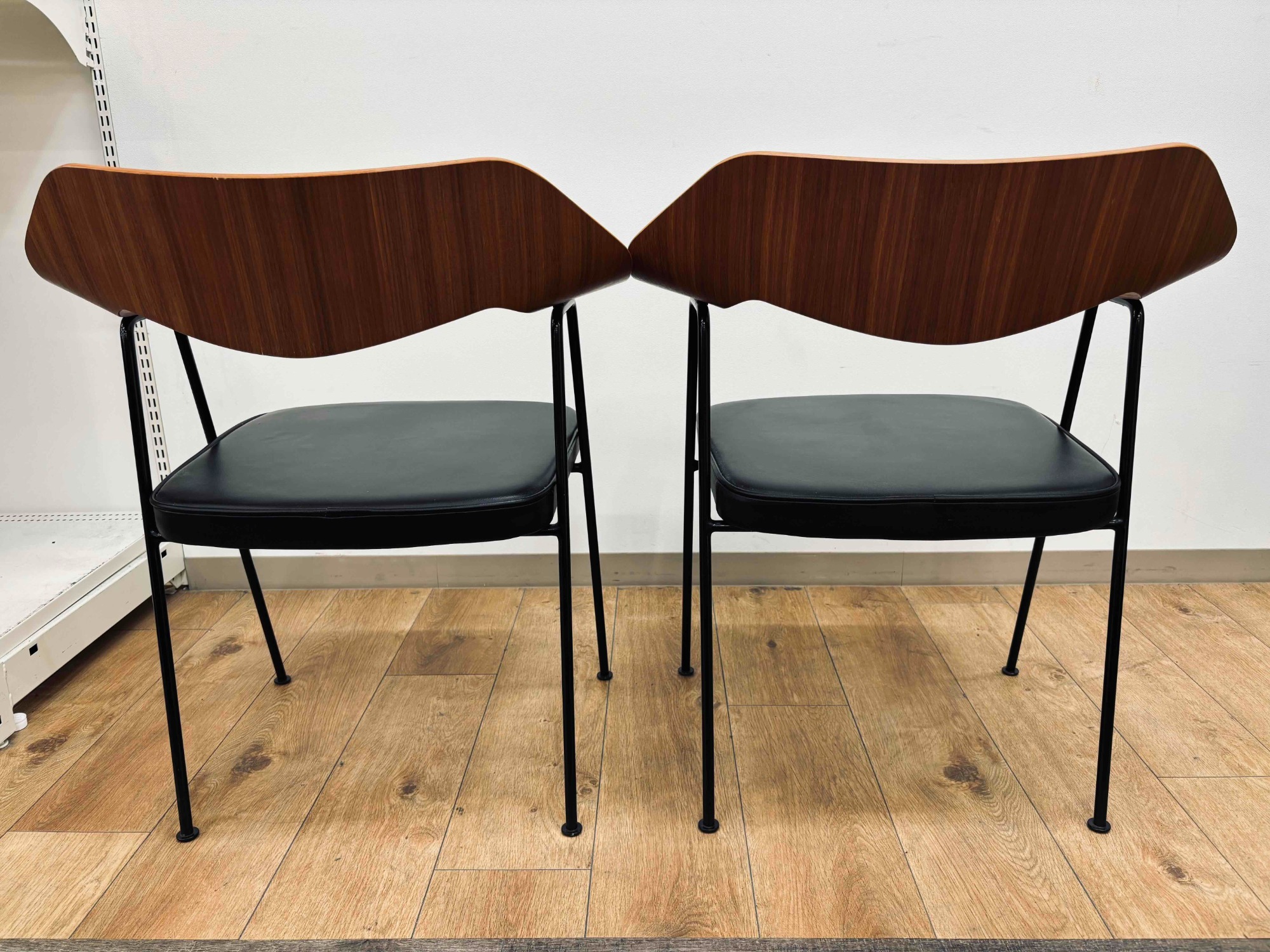 Case Furniture（ケース・ファニチャー） の675チェアが、2脚新入荷