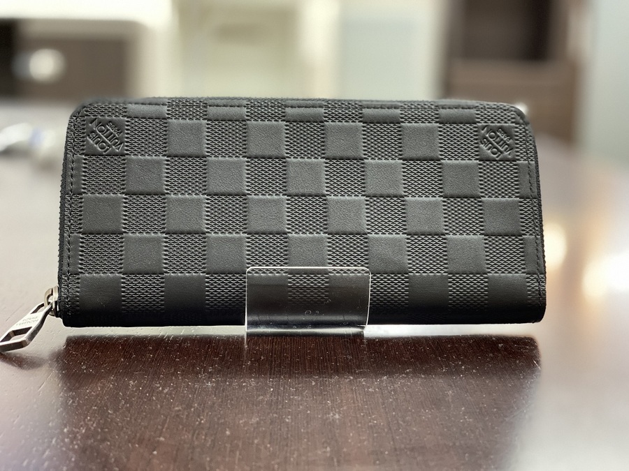 LOUIS VUITTON（ルイヴィトン）ダミエ・アンフィニの長財布入荷しま