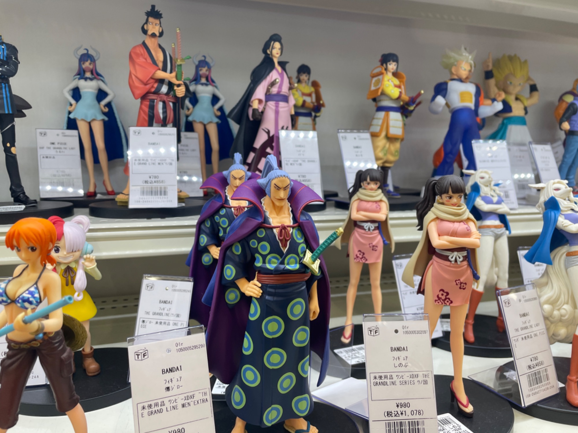 お団子ツイン美少女集合】初音ミク15th anniversaryとごちうさ チノ