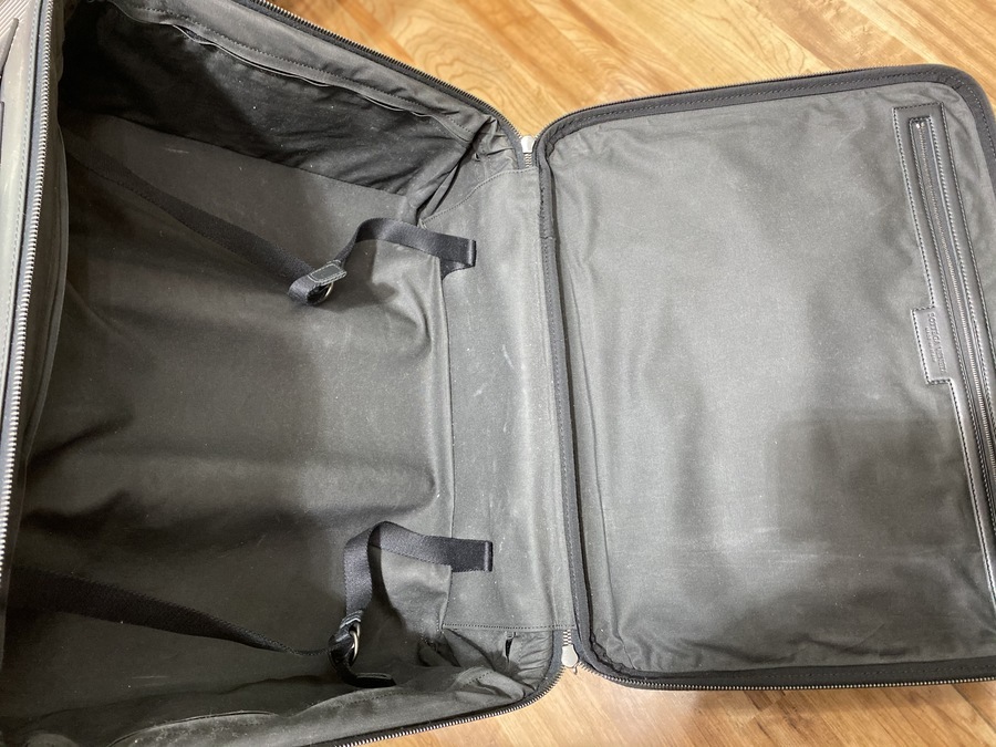 貴重な入荷♪】BOTTEGA VENETA(ボッテガヴェネタ)のキャリーバッグが