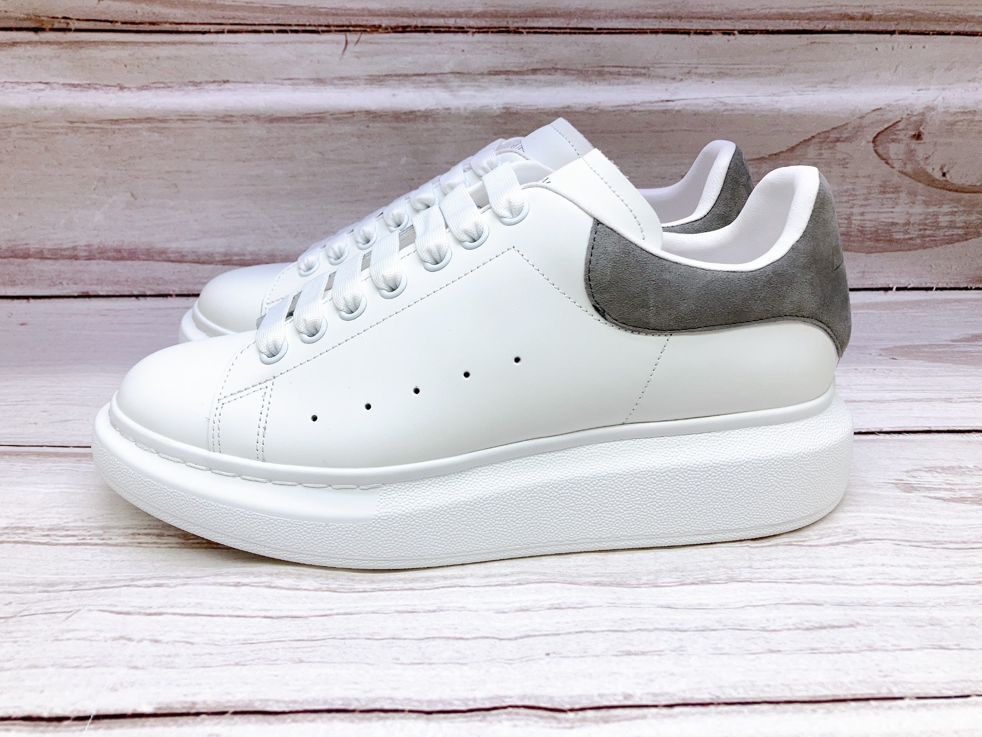 ALEXANDRA McQUEEN/アレキサンダー・マックイーン】スニーカー 未使用