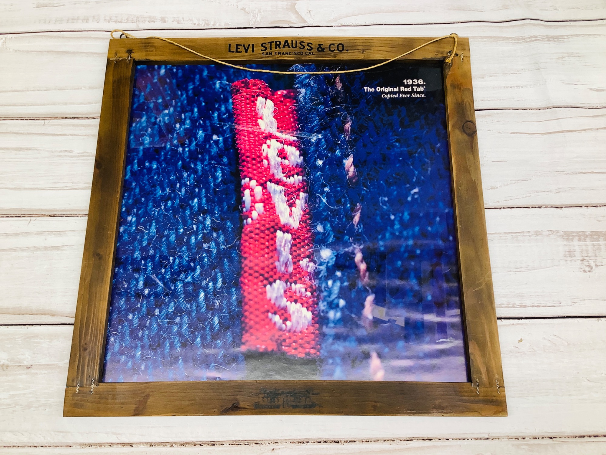 LEVI'S / リーバイス】販促看板 木製フレーム3種が入荷いたしました