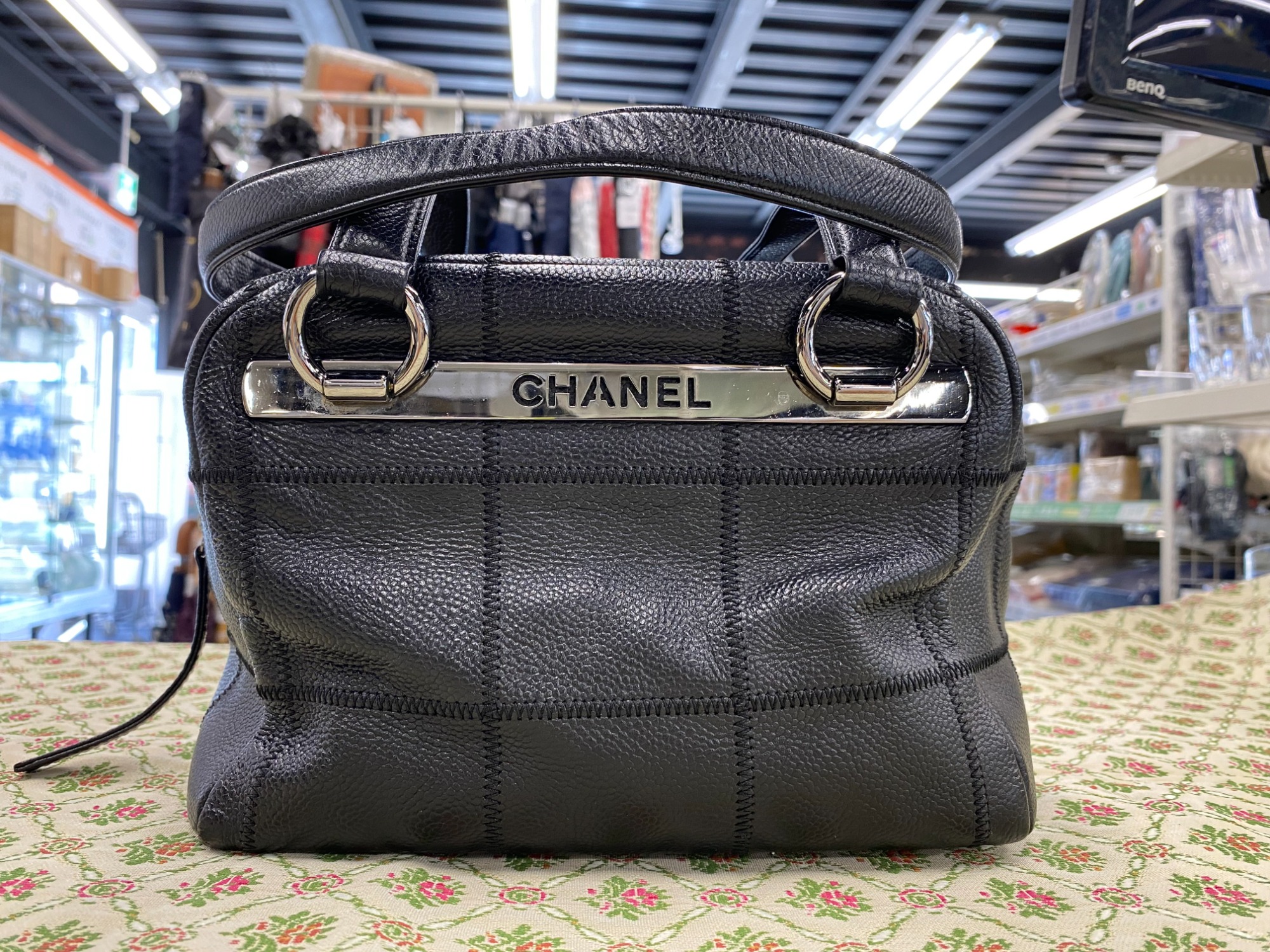 CHANEL】チョコバー ミニボストンバッグのご紹介！｜2024年01月27日