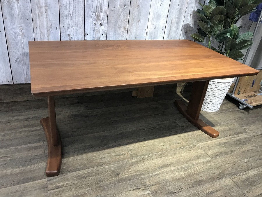 ナガノインテリア】ベンチ式ダイニング4点セットが入荷しました