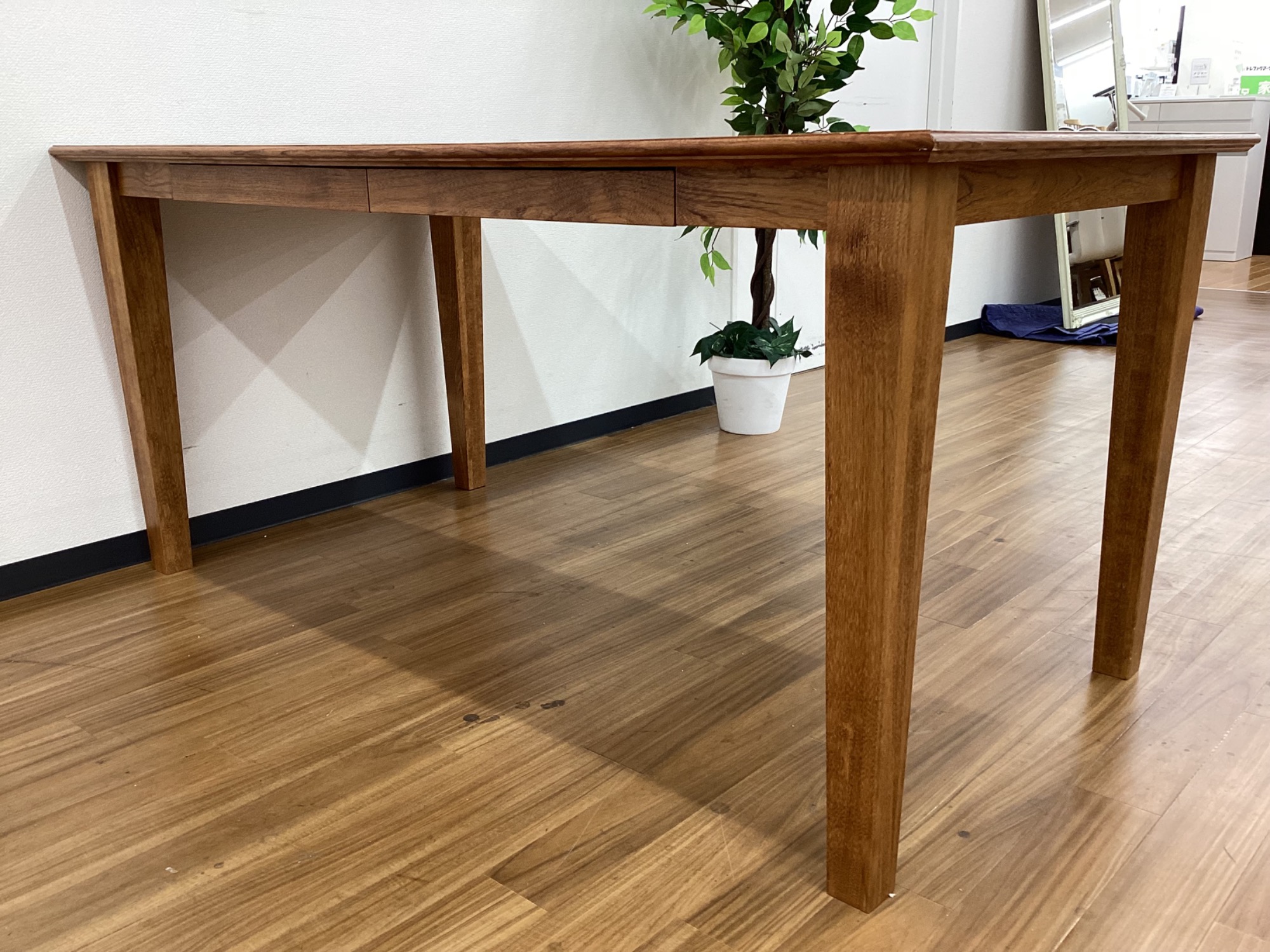 ACME Furniture（アクメファニチャー）】オーク材を使用した