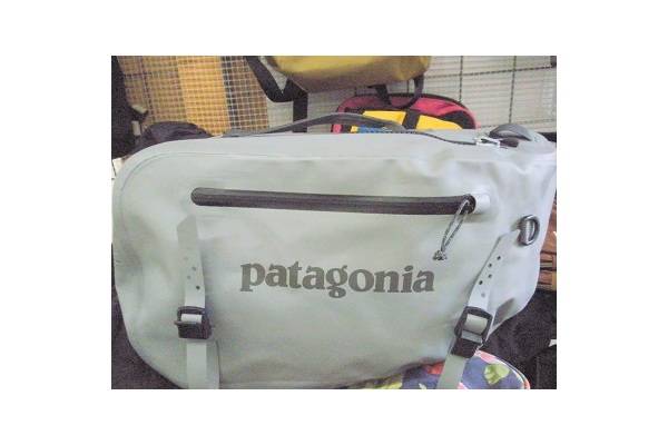 Patagonia(パタゴニア)の防水バッグ「ストームフロントスリング」が